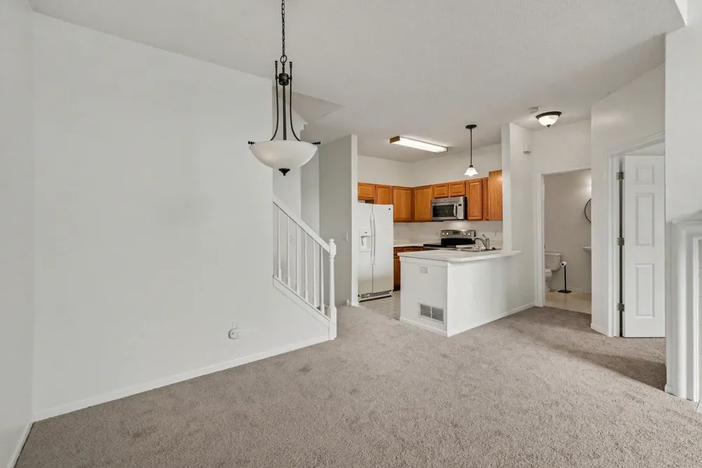697 Kingfisher Lane #H Woodbury, MN 55125