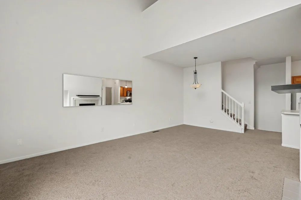 697 Kingfisher Lane #H Woodbury, MN 55125