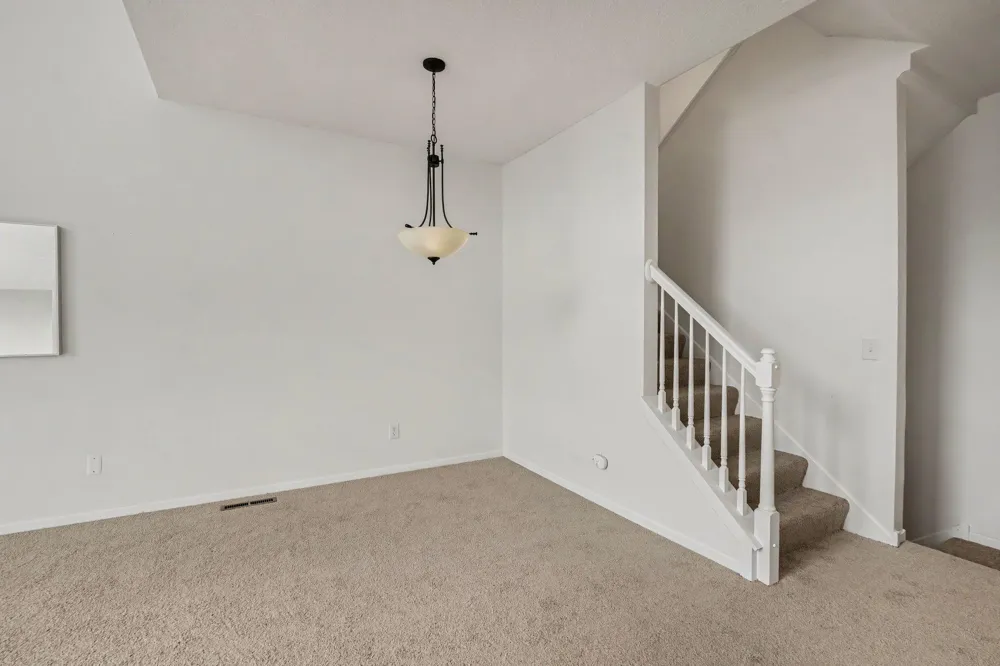 697 Kingfisher Lane #H Woodbury, MN 55125