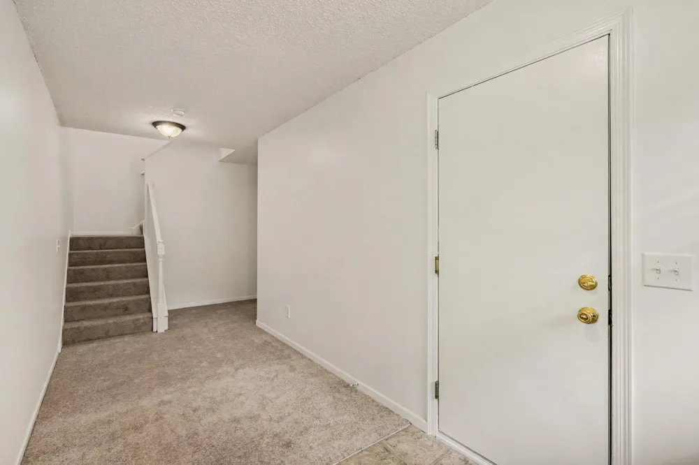 697 Kingfisher Lane #H Woodbury, MN 55125