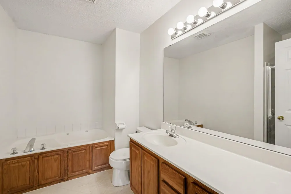 697 Kingfisher Lane #H Woodbury, MN 55125