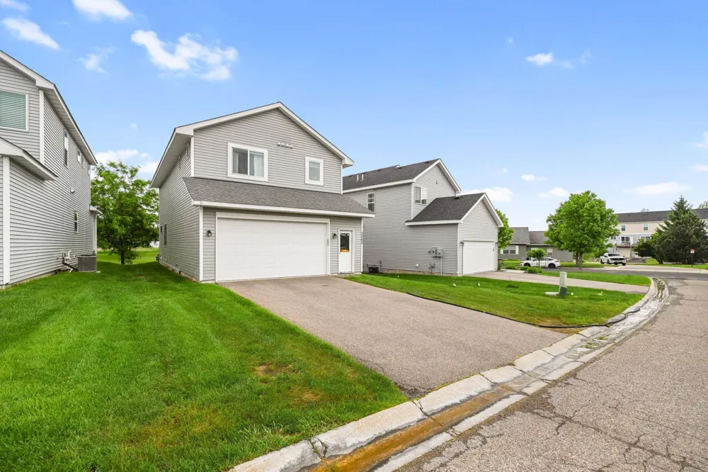 3062 Walden Drive Chaska, MN 55318