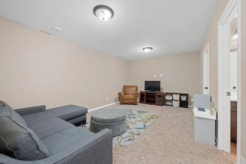 3062 Walden Drive Chaska, MN 55318