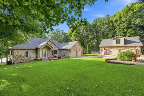 24011 Woodland Lane