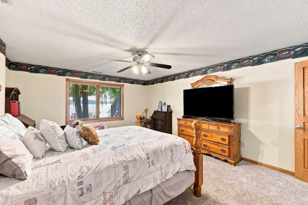 24011 Woodland Lane Detroit Lakes, MN 56501