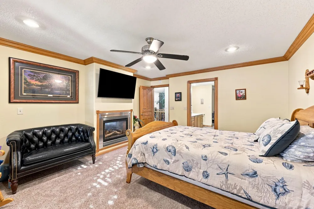 24011 Woodland Lane Detroit Lakes, MN 56501
