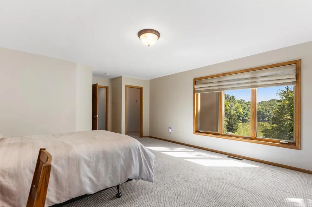 8665 Wynstone Pass Eden Prairie, MN 55347