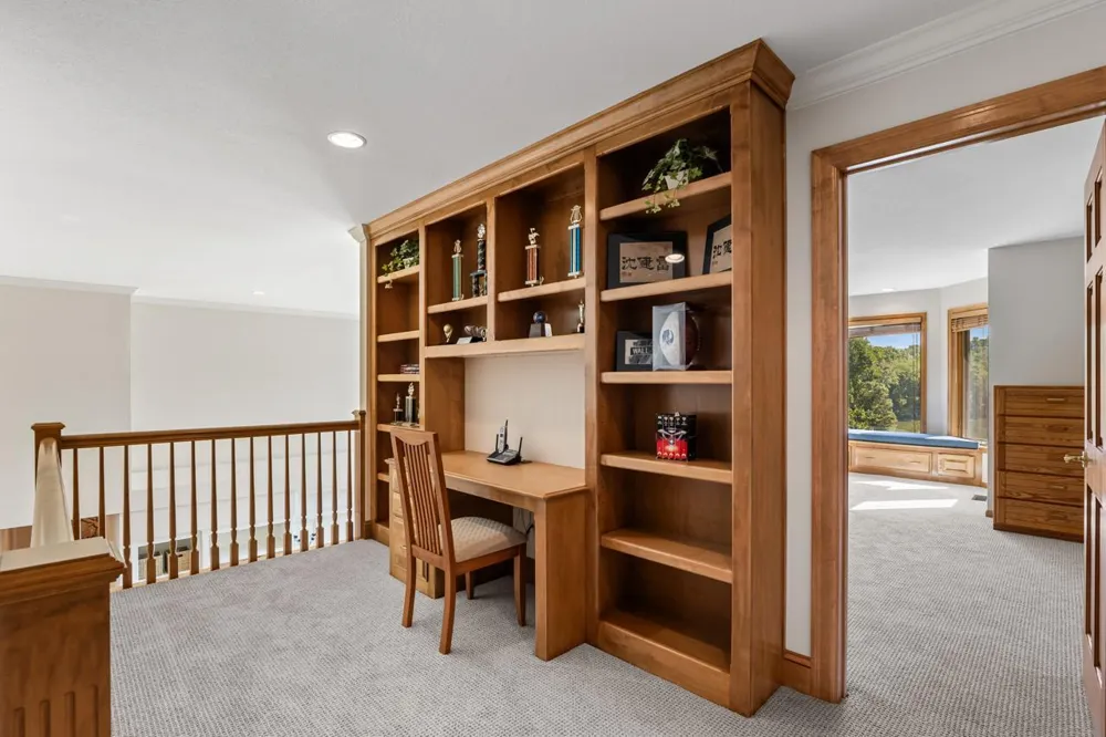8665 Wynstone Pass Eden Prairie, MN 55347