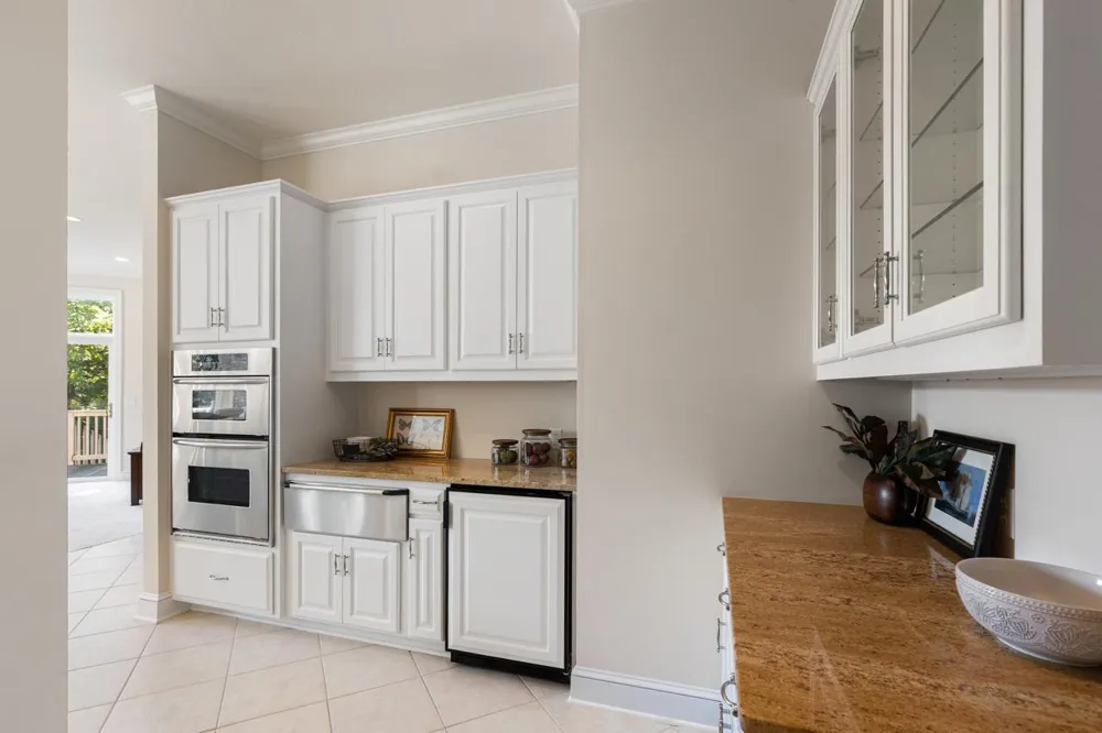 8665 Wynstone Pass Eden Prairie, MN 55347