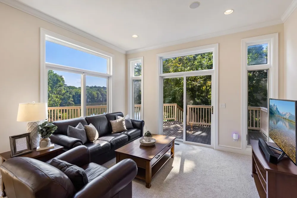 8665 Wynstone Pass Eden Prairie, MN 55347