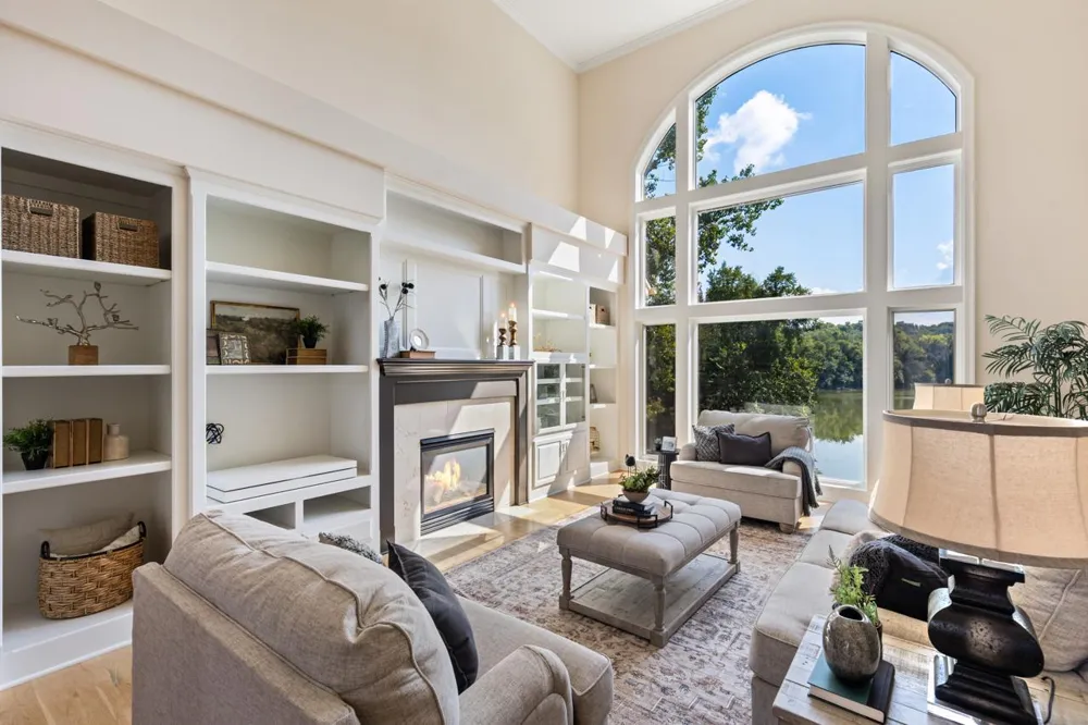 8665 Wynstone Pass Eden Prairie, MN 55347