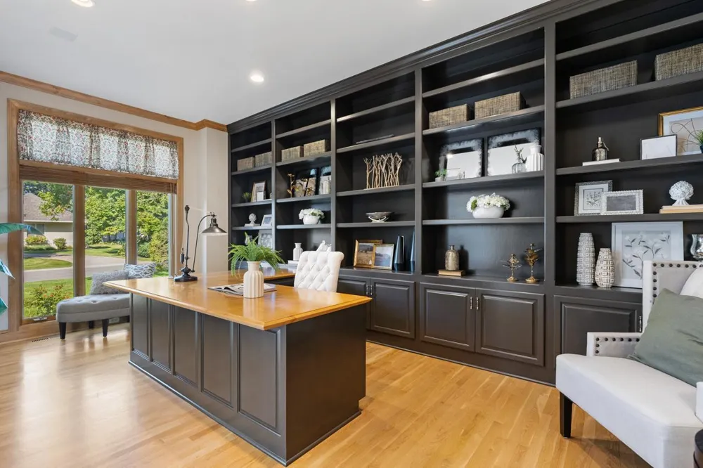 8665 Wynstone Pass Eden Prairie, MN 55347