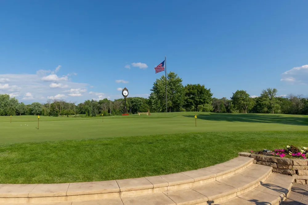 8665 Wynstone Pass Eden Prairie, MN 55347