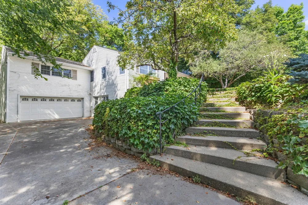 5916 Code Avenue Edina, MN 55436