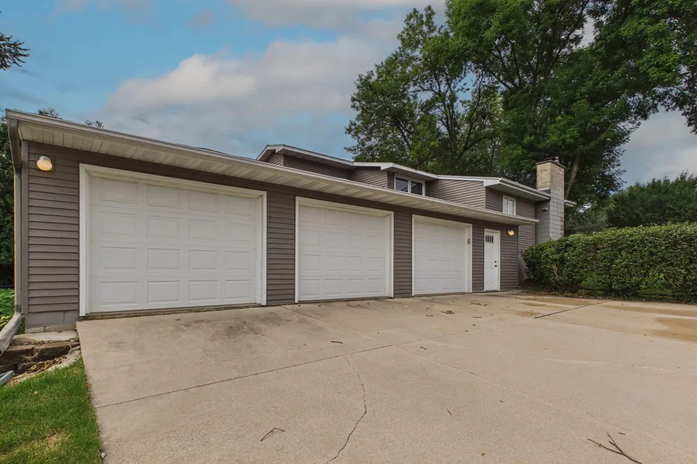 3024 Crescent Lane NW Rochester, MN 55901