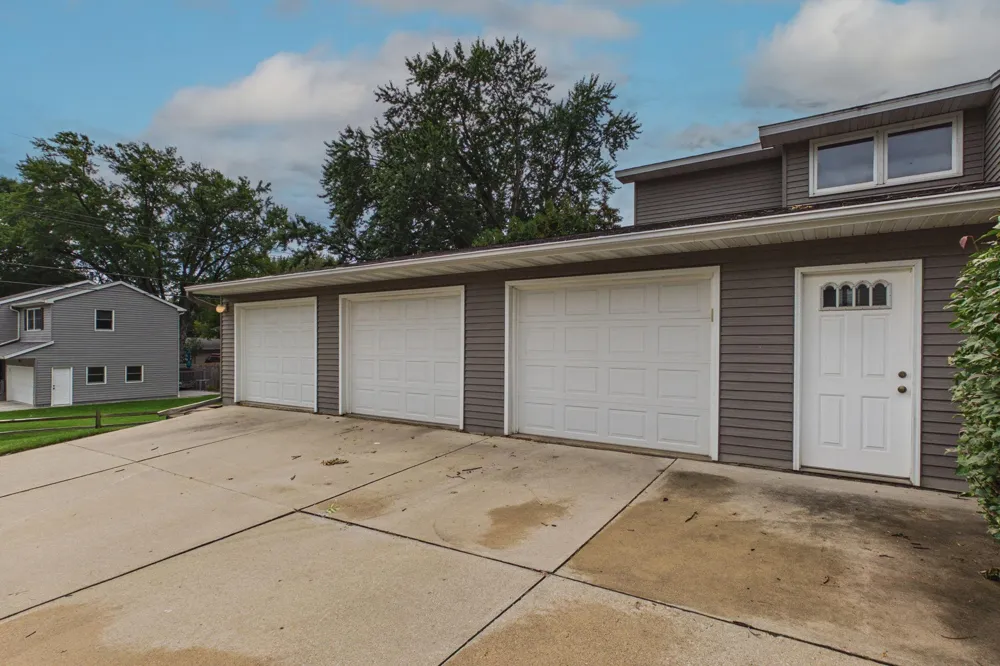 3024 Crescent Lane NW Rochester, MN 55901