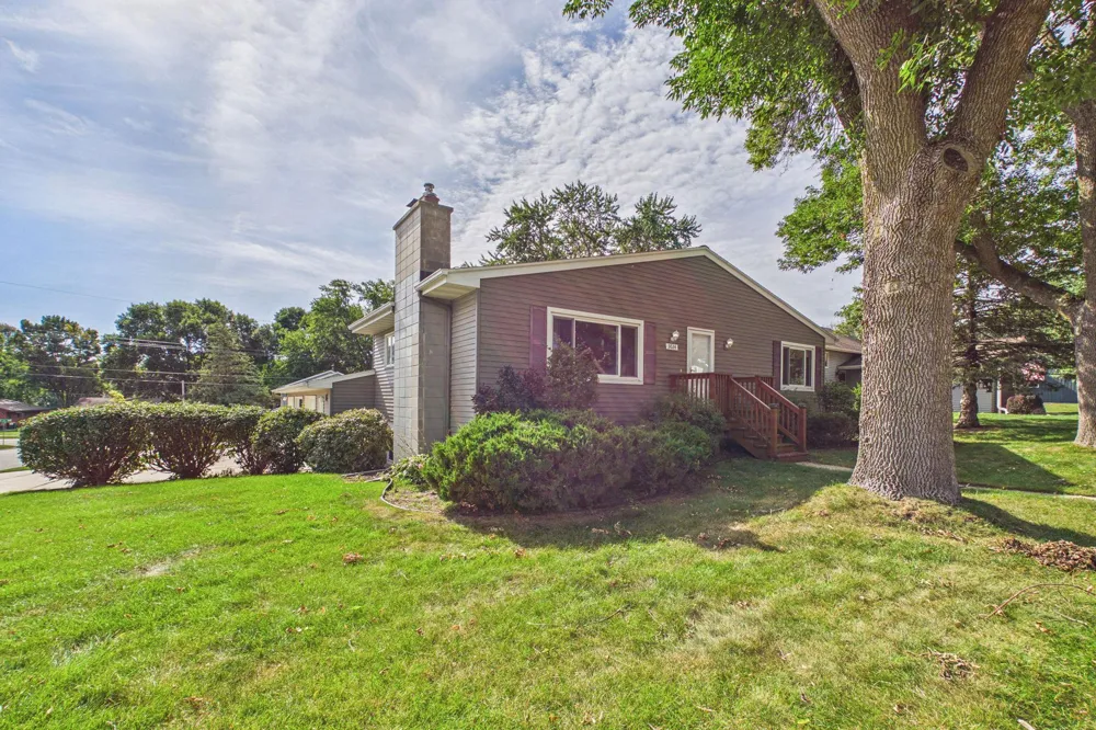 3024 Crescent Lane NW Rochester, MN 55901