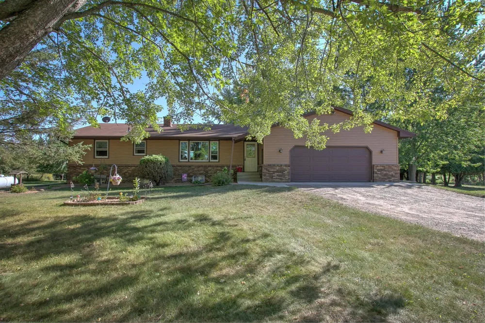 4444 297th Avenue NE Isanti, MN 55040