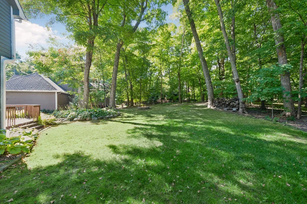 561 Bighorn Drive Chanhassen, MN 55317