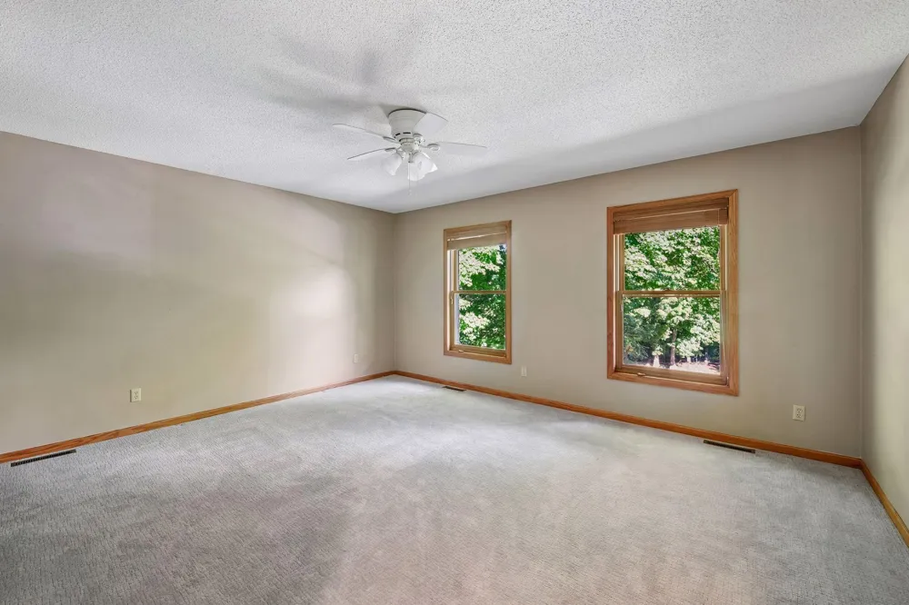 561 Bighorn Drive Chanhassen, MN 55317