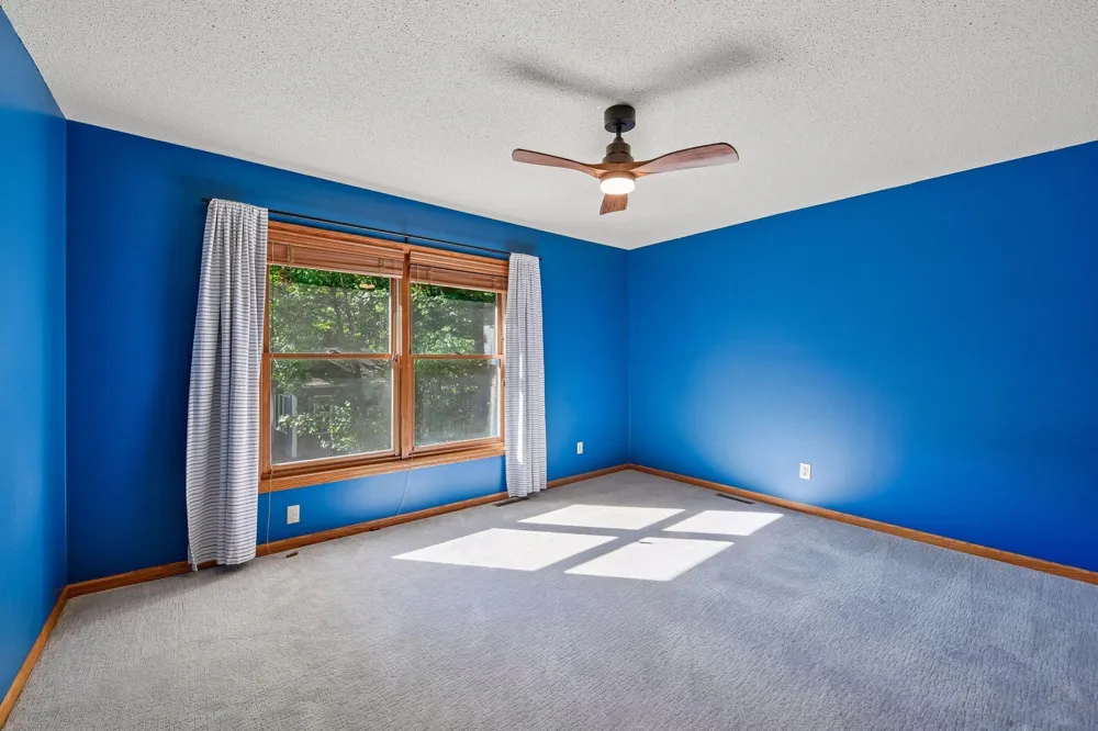 561 Bighorn Drive Chanhassen, MN 55317