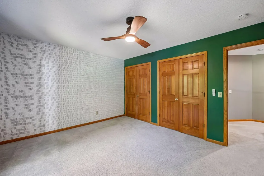 561 Bighorn Drive Chanhassen, MN 55317
