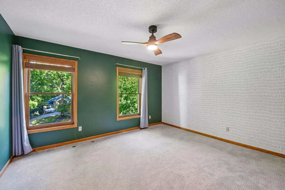 561 Bighorn Drive Chanhassen, MN 55317