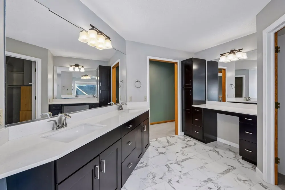 561 Bighorn Drive Chanhassen, MN 55317
