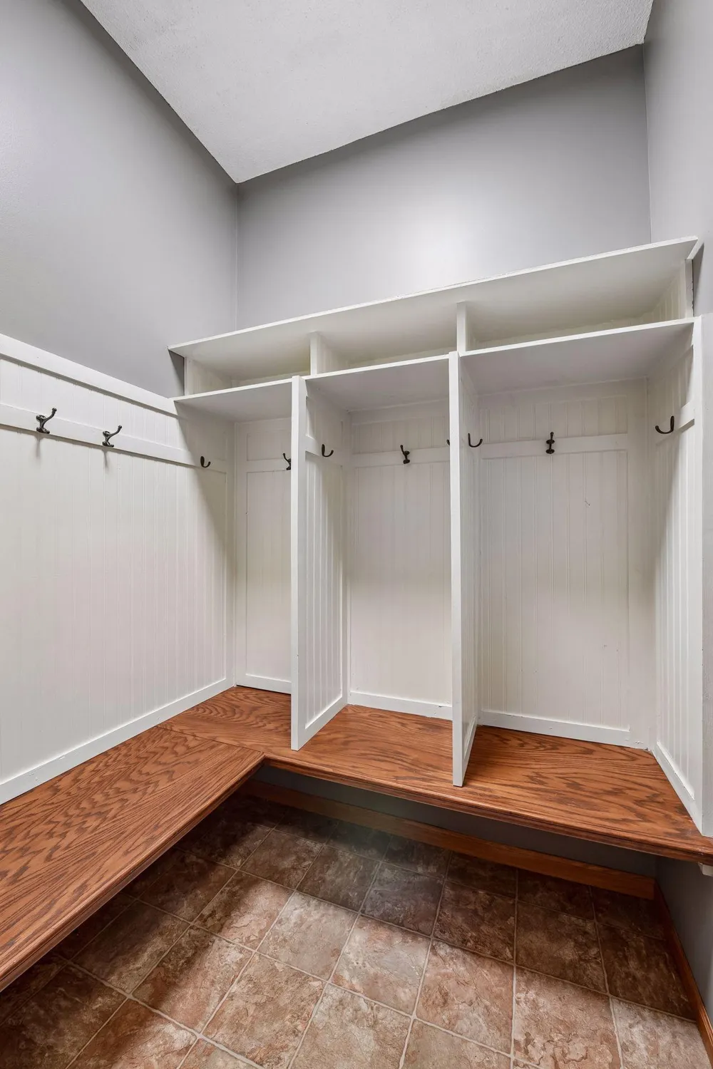 561 Bighorn Drive Chanhassen, MN 55317