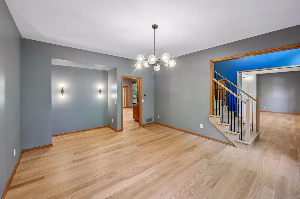 561 Bighorn Drive Chanhassen, MN 55317