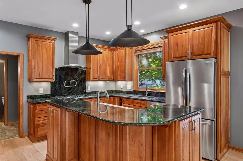 561 Bighorn Drive Chanhassen, MN 55317