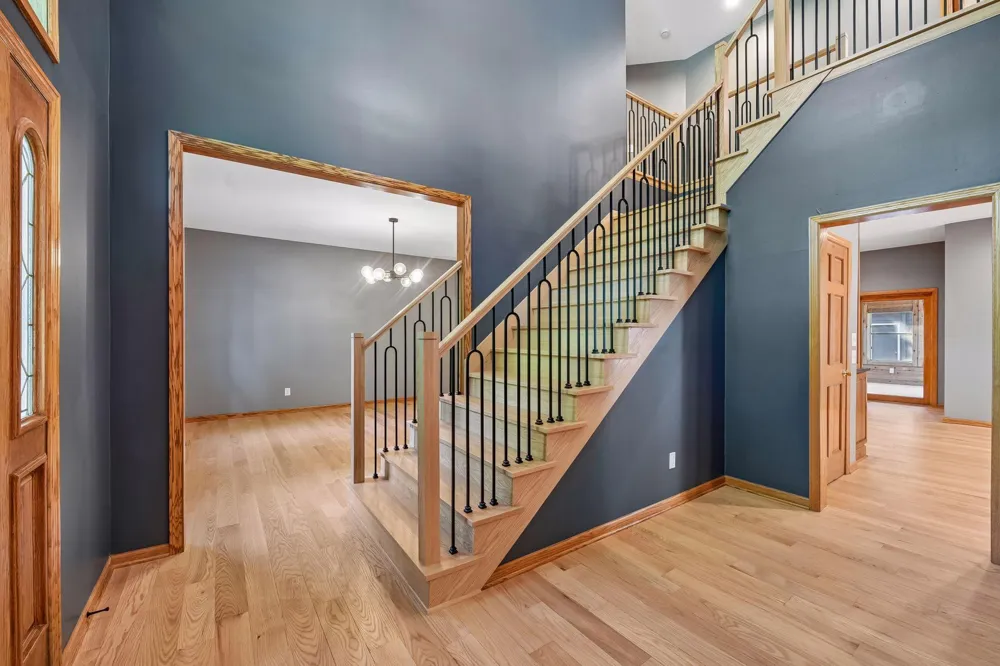 561 Bighorn Drive Chanhassen, MN 55317