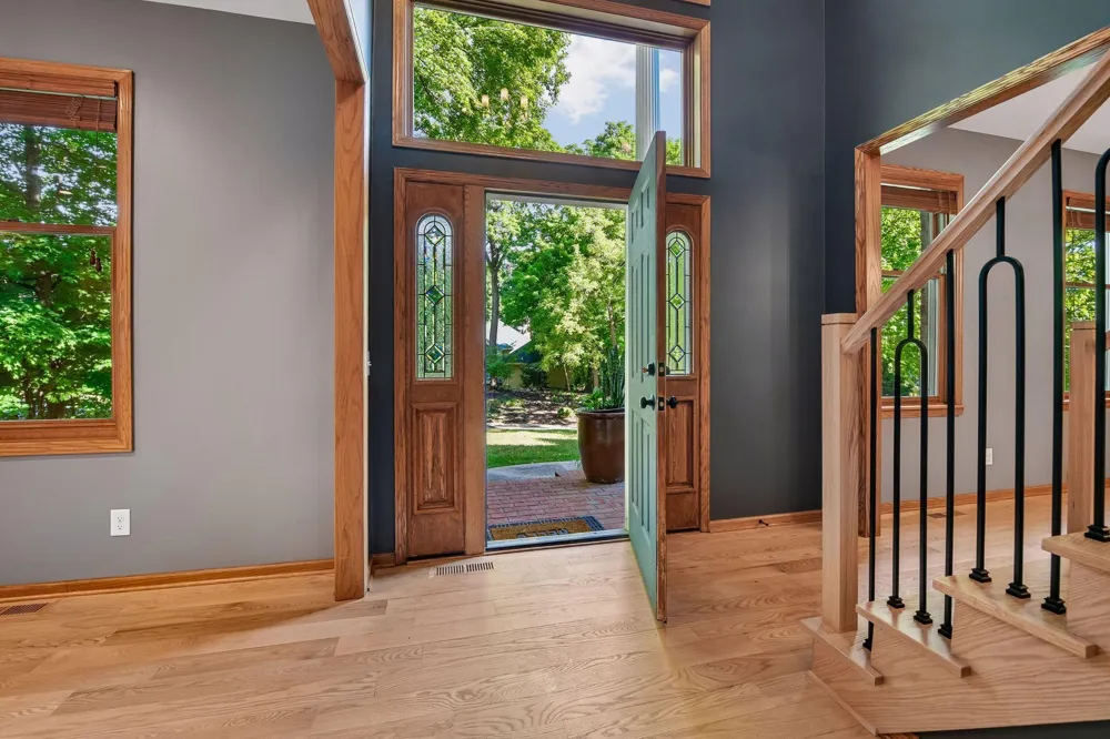 561 Bighorn Drive Chanhassen, MN 55317