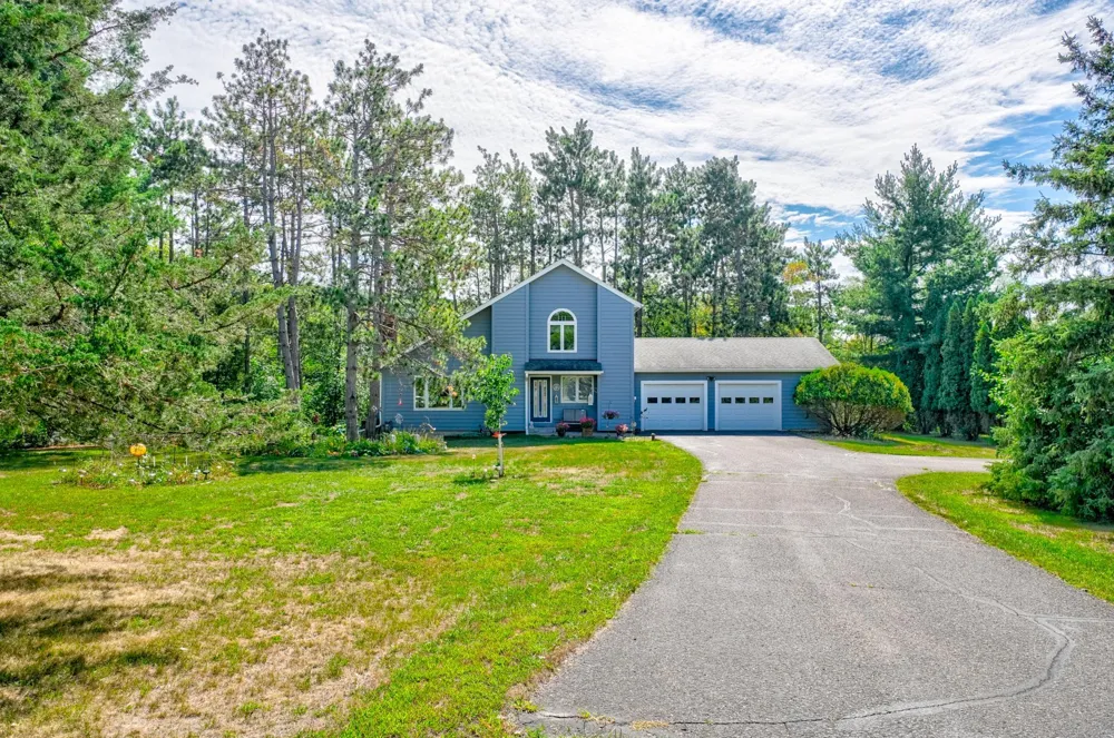 723 Glenna Drive Hudson, WI 54016