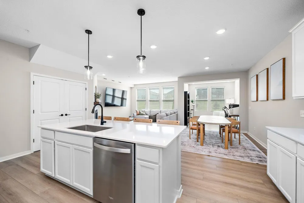 1584 Aclare Ridge Rosemount, MN 55068