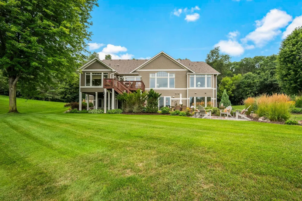 9356 Albright Court Inver Grove Heights, MN 55077