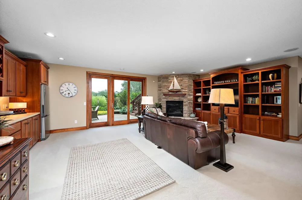 9356 Albright Court Inver Grove Heights, MN 55077