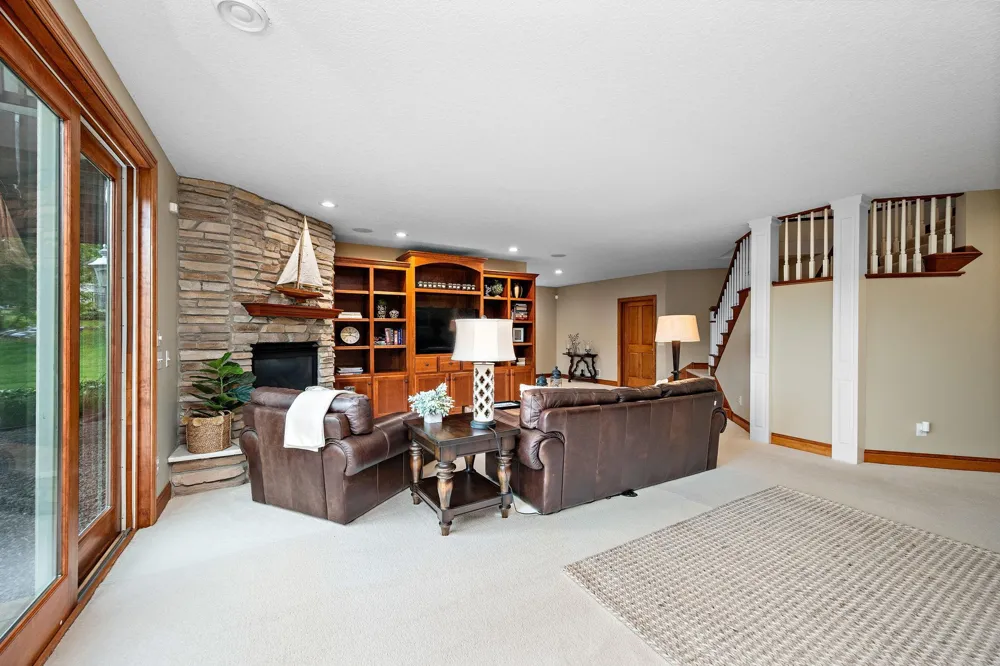 9356 Albright Court Inver Grove Heights, MN 55077