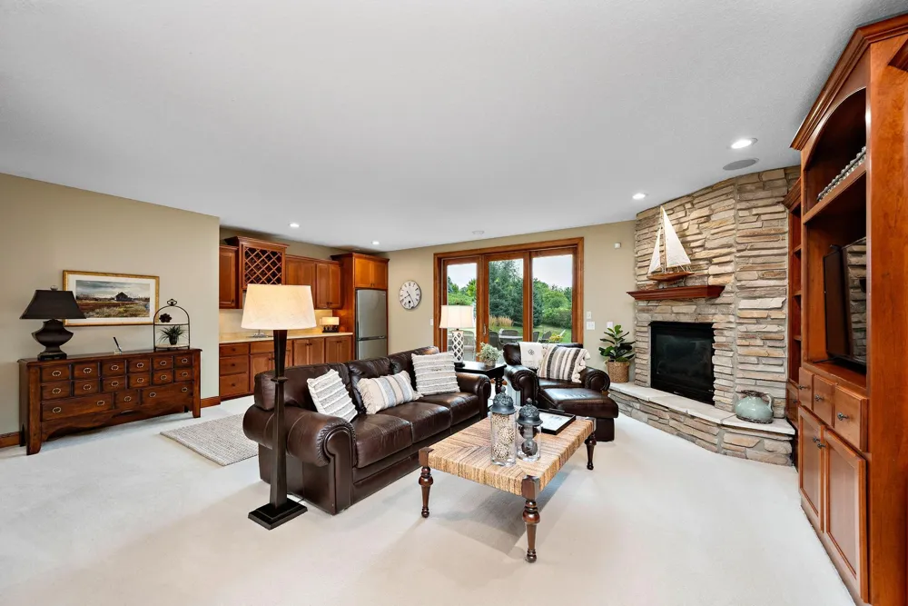 9356 Albright Court Inver Grove Heights, MN 55077