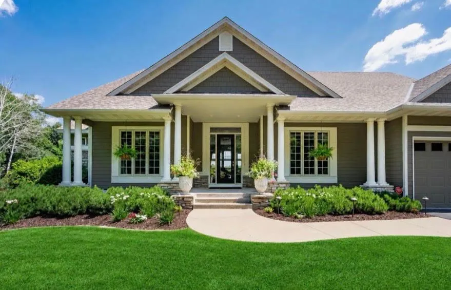 9356 Albright Court Inver Grove Heights, MN 55077