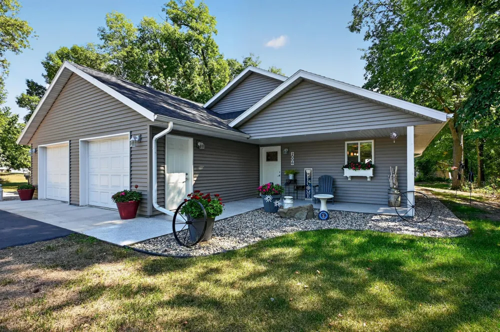 2006 Woodland Park Drive NE Alexandria, MN 56308