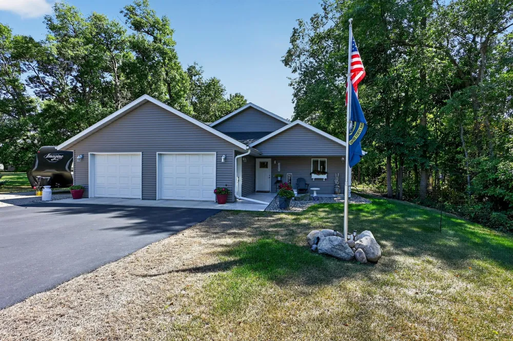 2006 Woodland Park Drive NE Alexandria, MN 56308