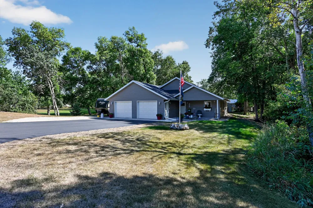 2006 Woodland Park Drive NE Alexandria, MN 56308