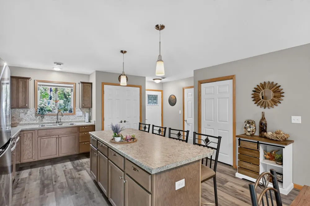 2006 Woodland Park Drive NE Alexandria, MN 56308