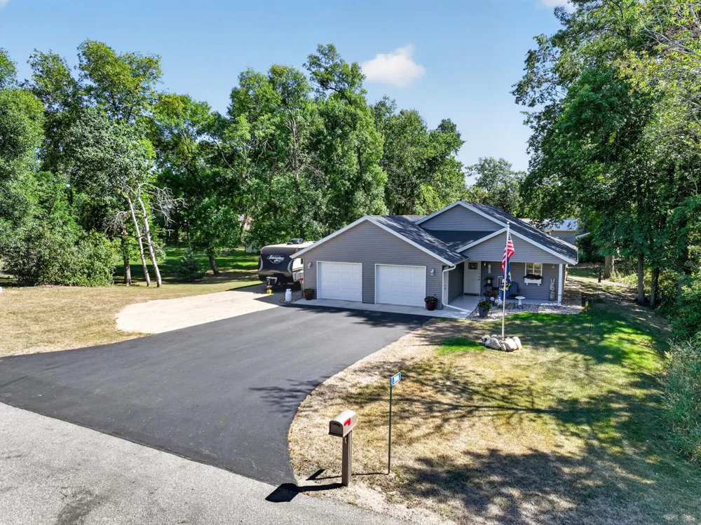 2006 Woodland Park Drive NE Alexandria, MN 56308