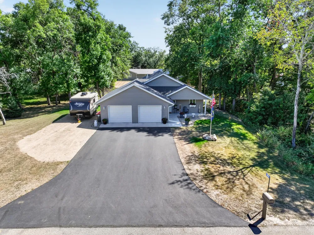 2006 Woodland Park Drive NE Alexandria, MN 56308