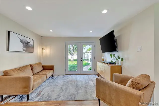 3945 S Inca Street Englewood, CO 80110