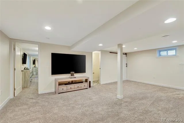 3945 S Inca Street Englewood, CO 80110