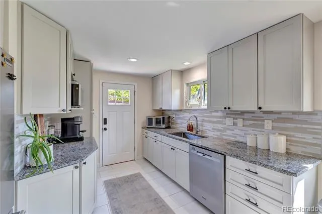 3945 S Inca Street Englewood, CO 80110