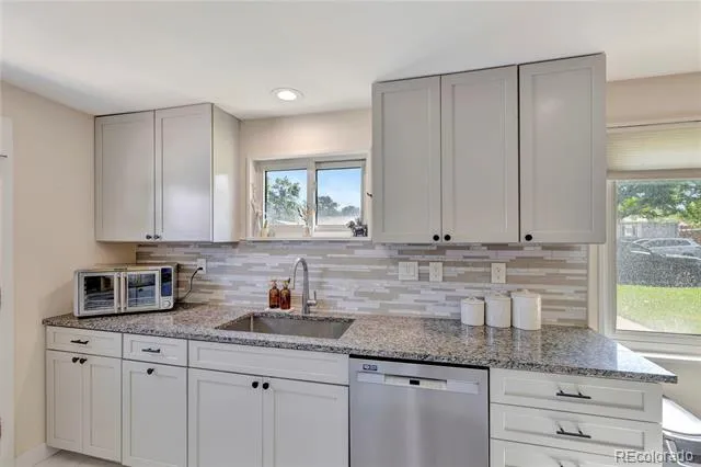 3945 S Inca Street Englewood, CO 80110